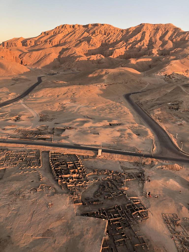 Louxor dans les airs (12) Louxor dans les airs (12)