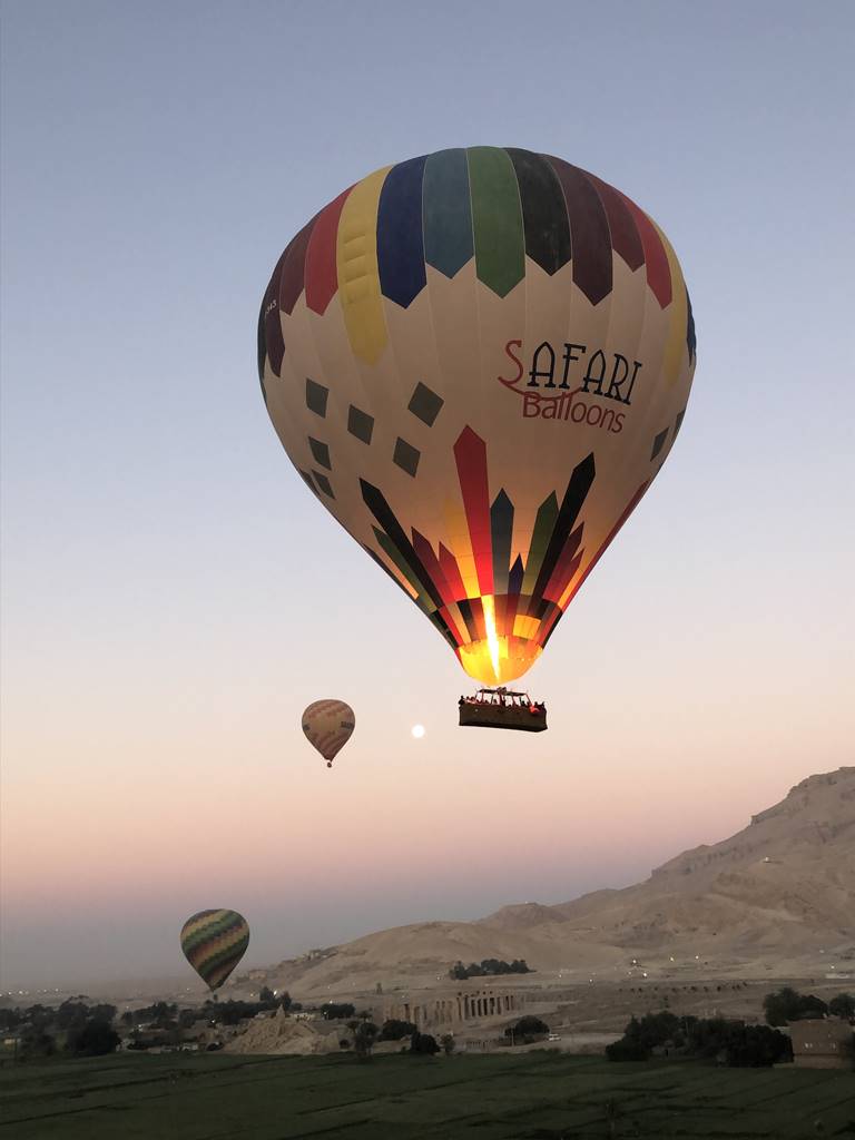 Louxor dans les airs (7) Louxor dans les airs (7)