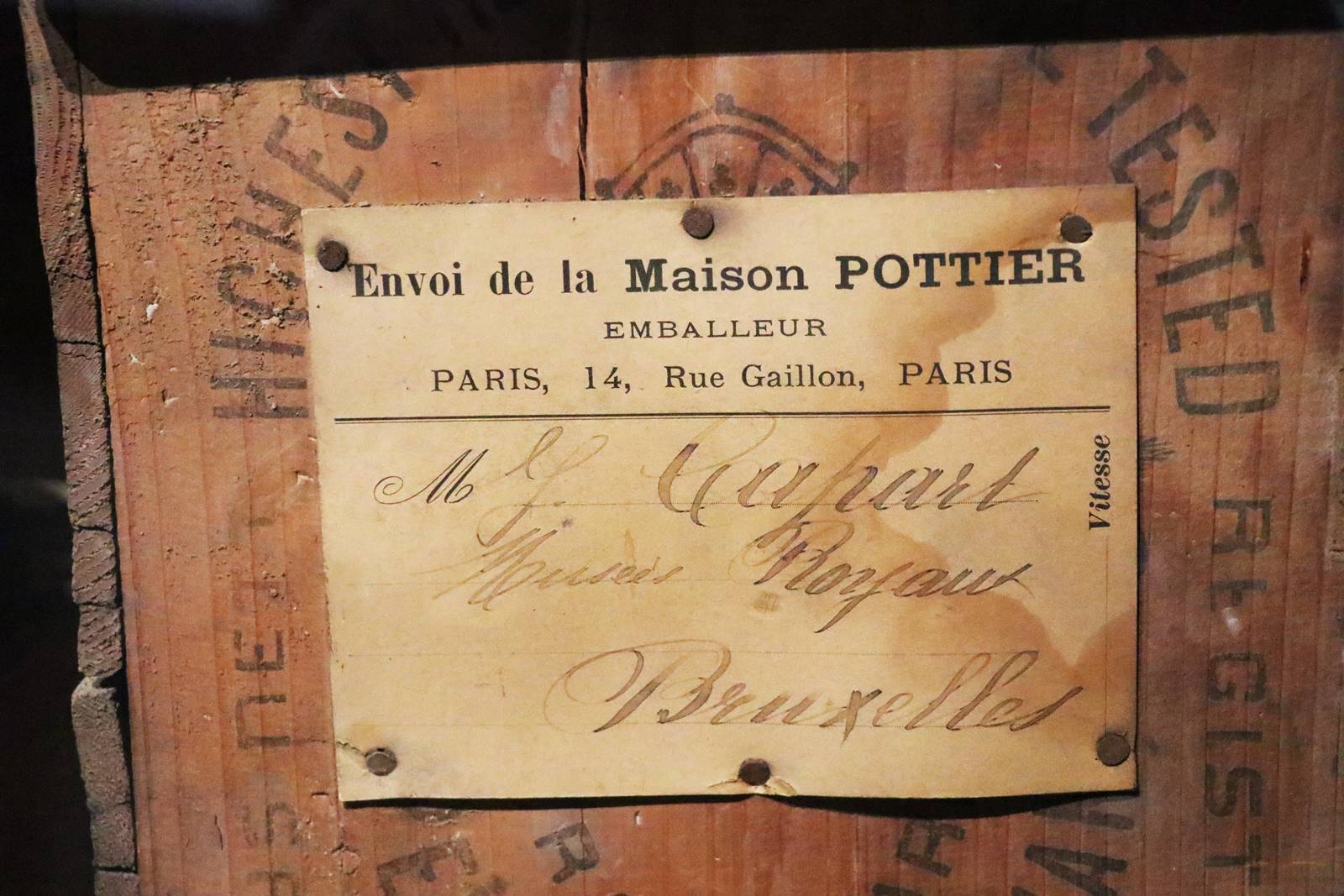 webCaisses d'antiquités au Musée du Cinquantenaire (2)