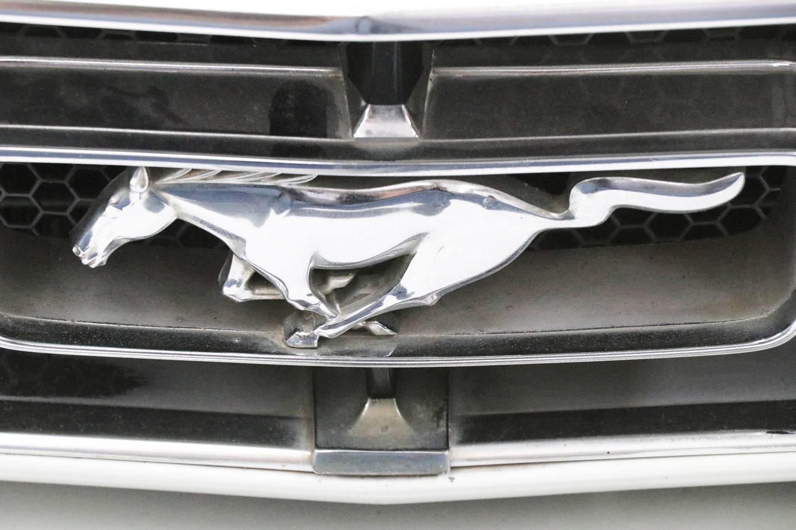 965 Ford Mustang (2)