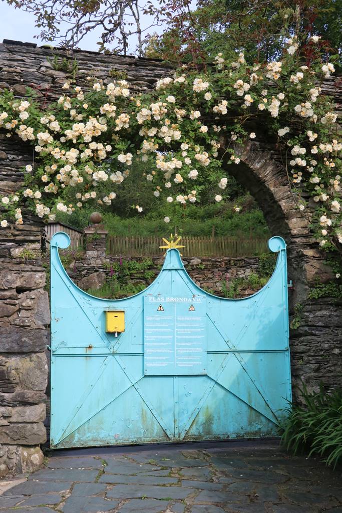 Plas Brondanw Wales (14) Plas Brondanw Wales (14)