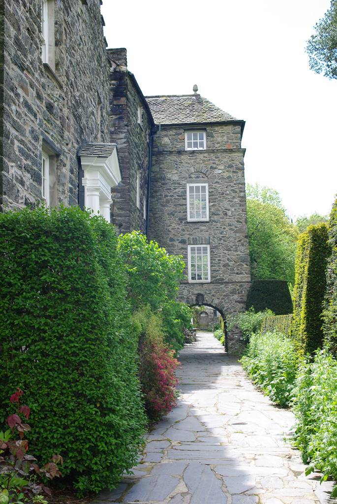 Plas Brondanw Wales (48) Plas Brondanw Wales (48)