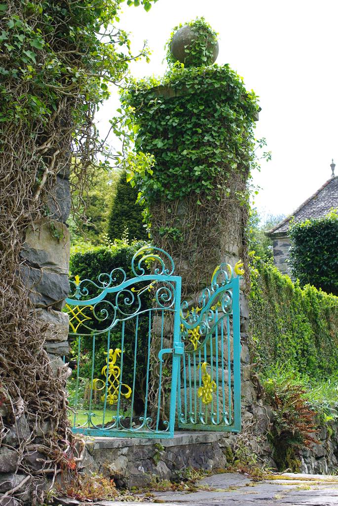 Plas Brondanw Wales (51) Plas Brondanw Wales (51)