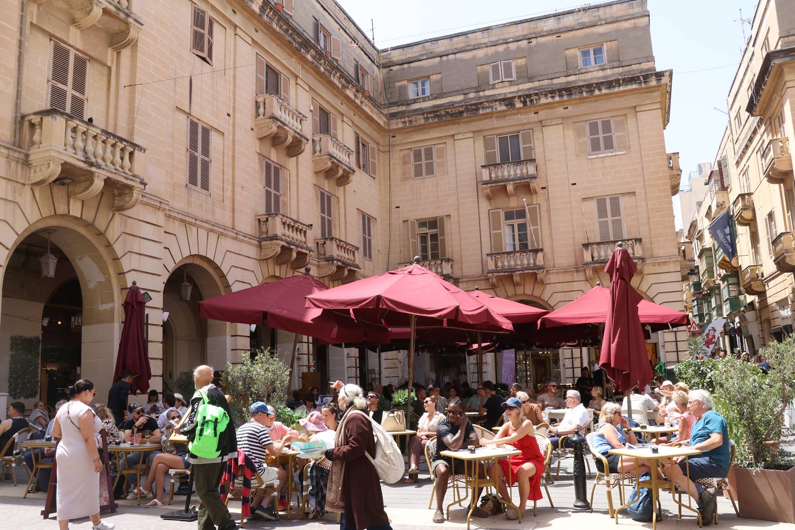 Rue et place de La Valette (4)