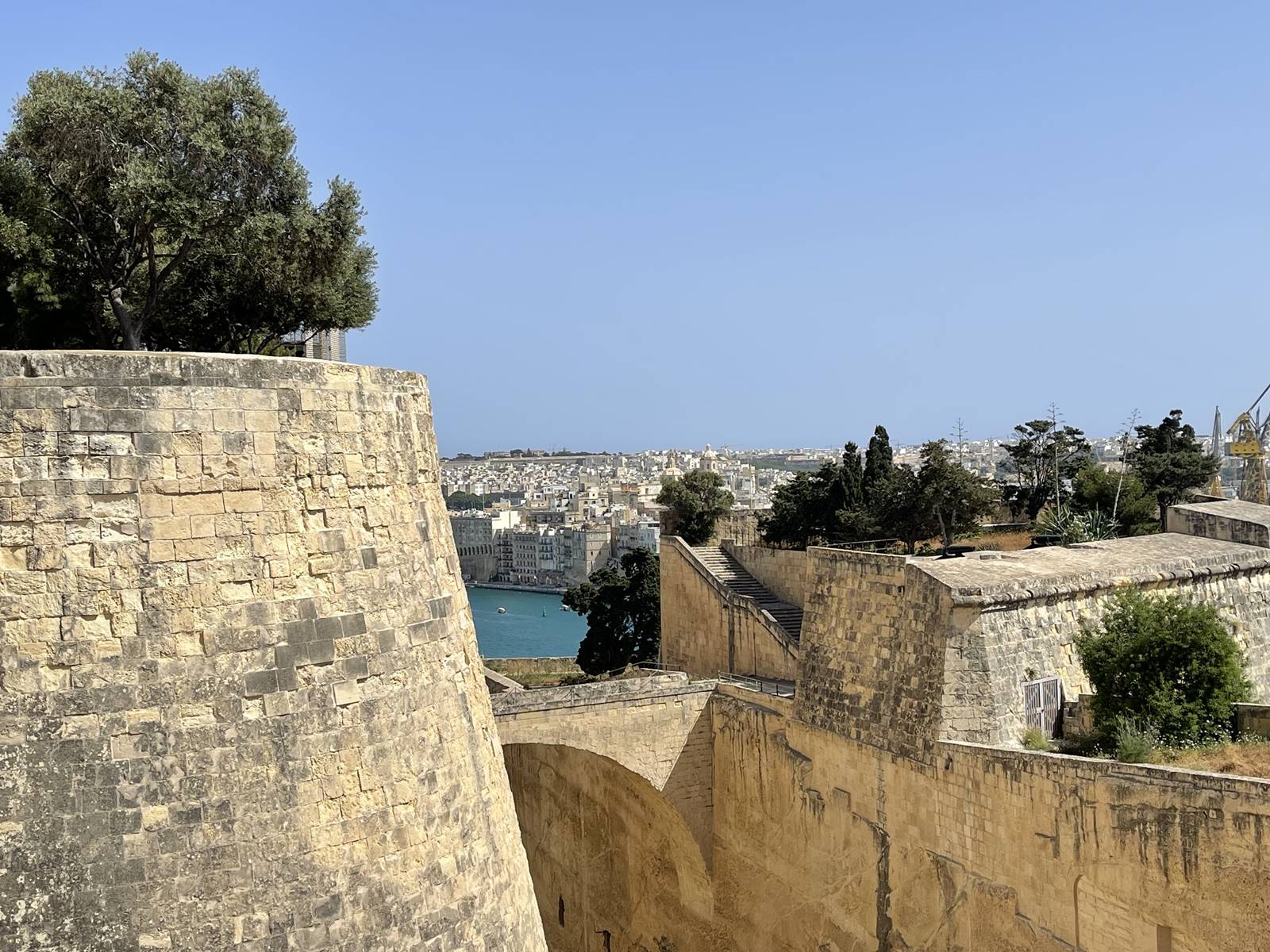 Upper Barrakka garden La Valette (1) Upper Barrakka garden La Valette (1)