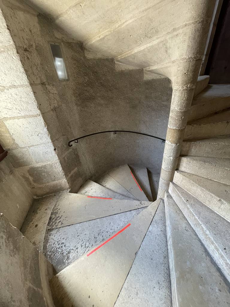Escaliers corridors du Palais de Jacques Coeur (1)