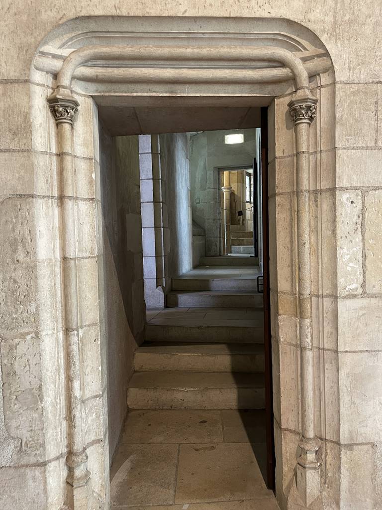 Escaliers corridors du Palais de Jacques Coeur (4)
